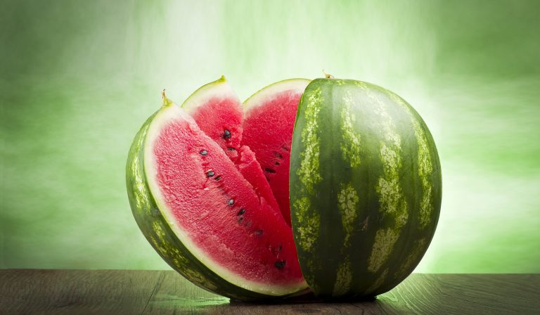 watermelon-4k-sliced-water-wallpaper